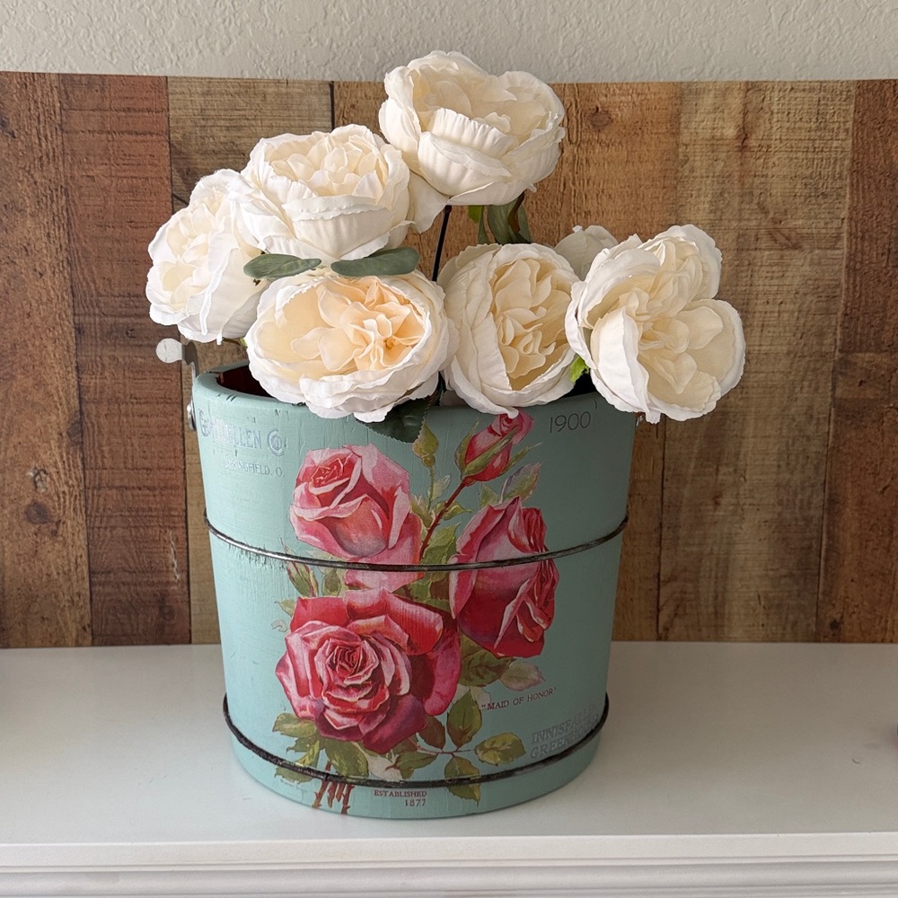 Upcycled Painted Wooden Ice Cream Bucket with a Red Roses Transfer - Picture 12 of 12
